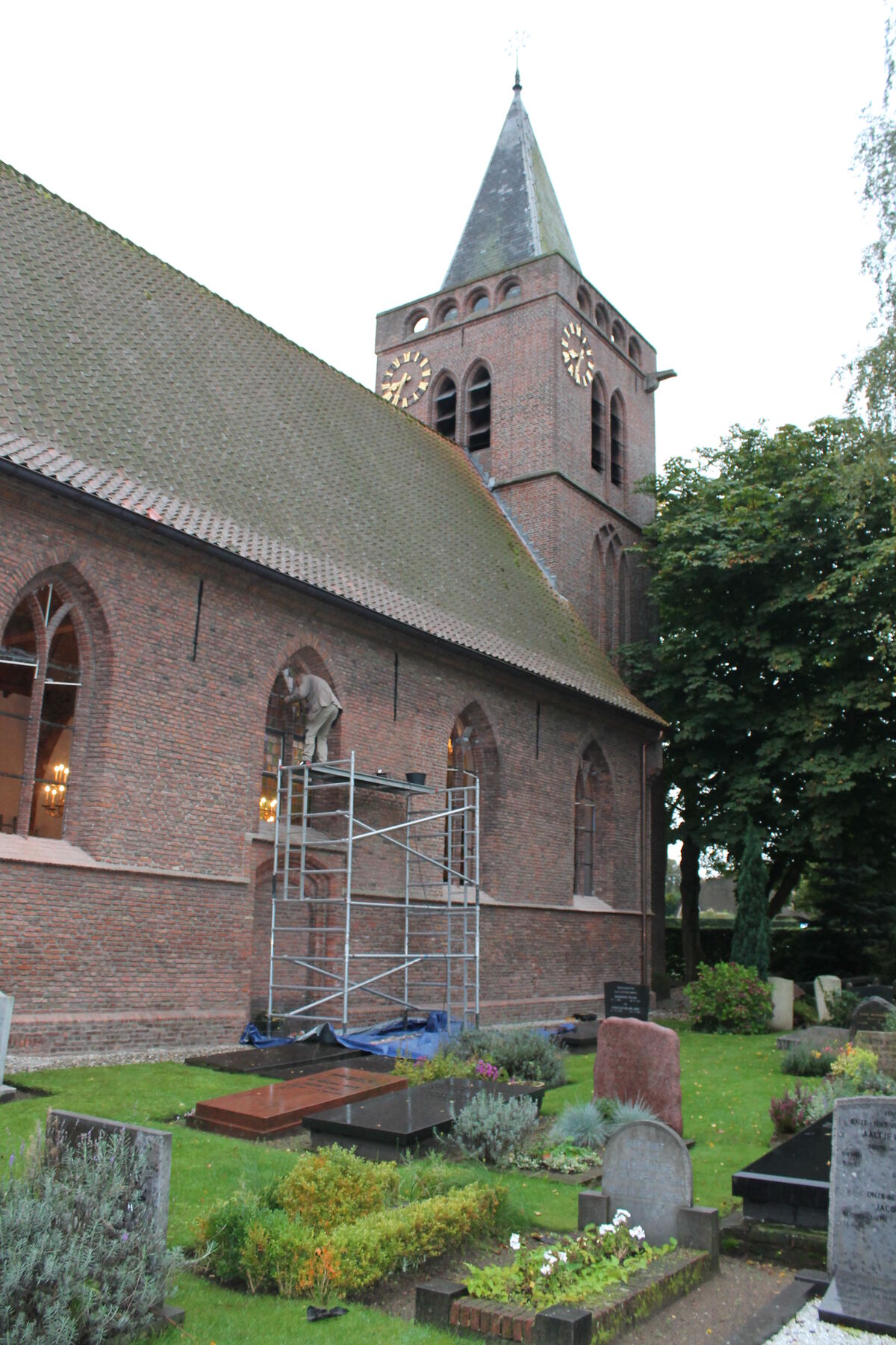 Dorpskerk Blaricum met steiger